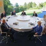 Trumpo užuominos apie naftos sankcijas Rusijai ir G7 spaudimas