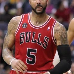 NBA laisvųjų agentų rinkos analizė ir jos poveikis Lietuvos krepšininkams